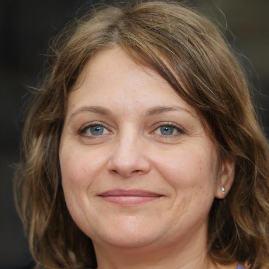 Carmen Ruiz, Consultora de Negocios